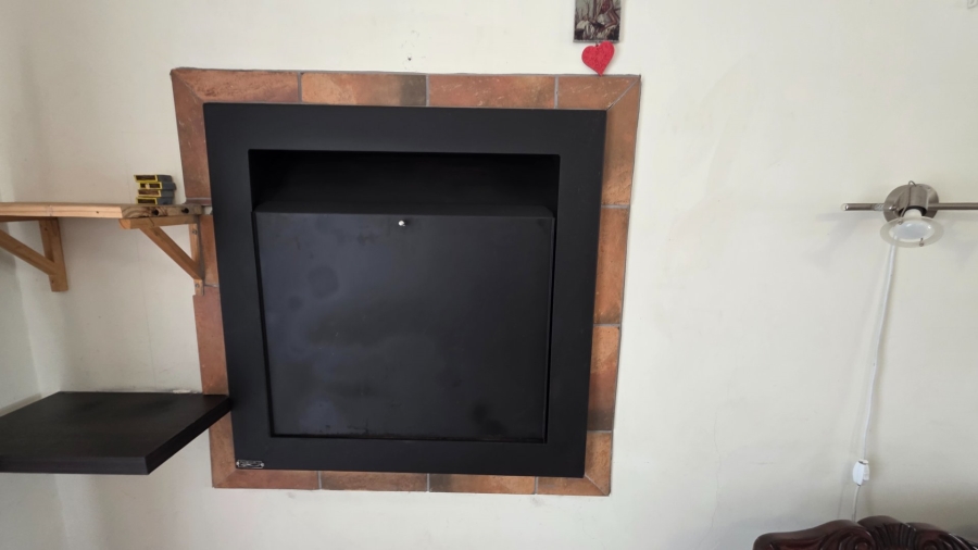 3 Bedroom Property for Sale in Fraaiuitsig Western Cape